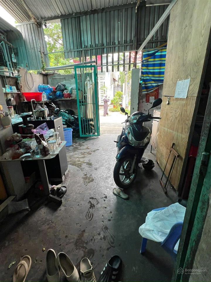 Bán nhà phú lợi trục chính hẻm 220. giá 1,850 tỷ.  0975 222 ***