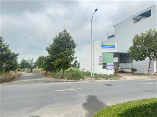 Cần tiền bán lô đất trung tâm thủ thừa, khu dân cư hiện hữu thổ cư kinh doanh ở liền ngay