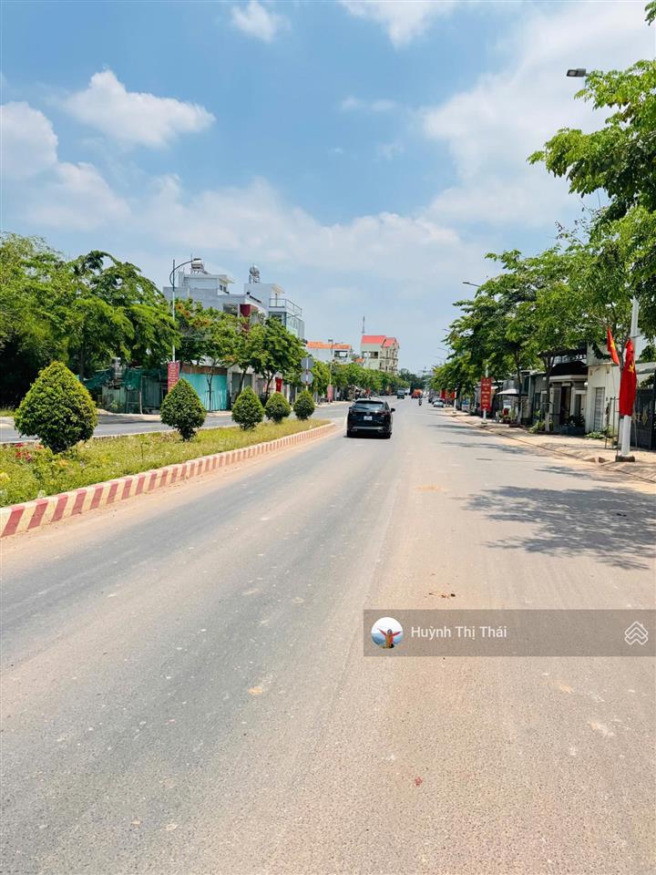 Kẹt tiền bán nhanh lô góc 3 mặt tiền kinh doanh đầu tư sổ thành phố hồ chí minh