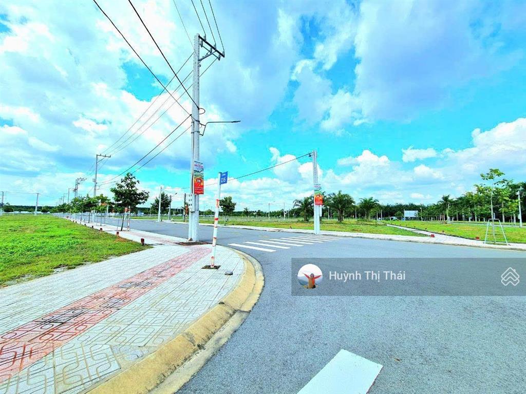 Kẹt tiền bán nhanh lô góc 3 mặt tiền kinh doanh đầu tư sổ thành phố hồ chí minh