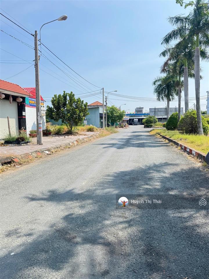 Chính chủ kẹt tiền bán gấp lô đất quốc lộ 50 trong khu dân cư phước đông cần đước .