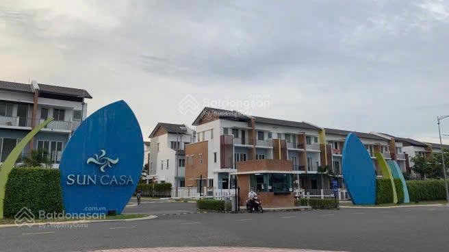 Cho thuê nhà suncasa hòa phú vsip2 tp mới 1 trệt 2 lầu dt 5x16m 3pn 3wc full nội thất mới 100%