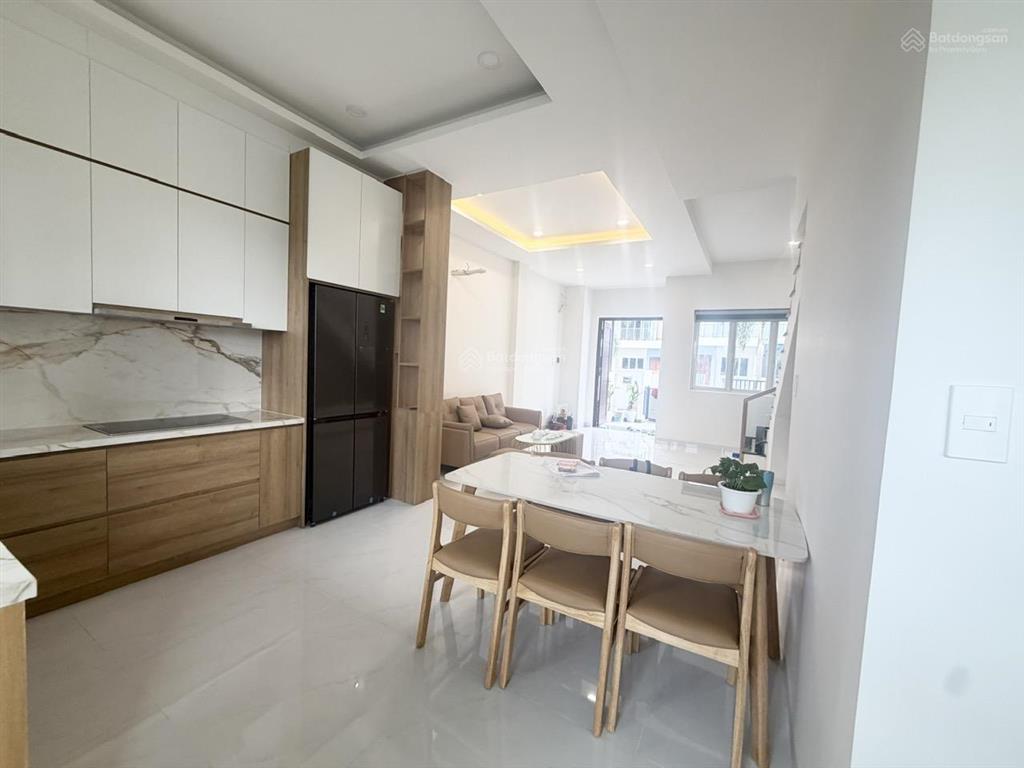 Cho thuê nhà suncasa hòa phú vsip2 tp mới 1 trệt 2 lầu dt 5x16m 3pn 3wc full nội thất mới 100%