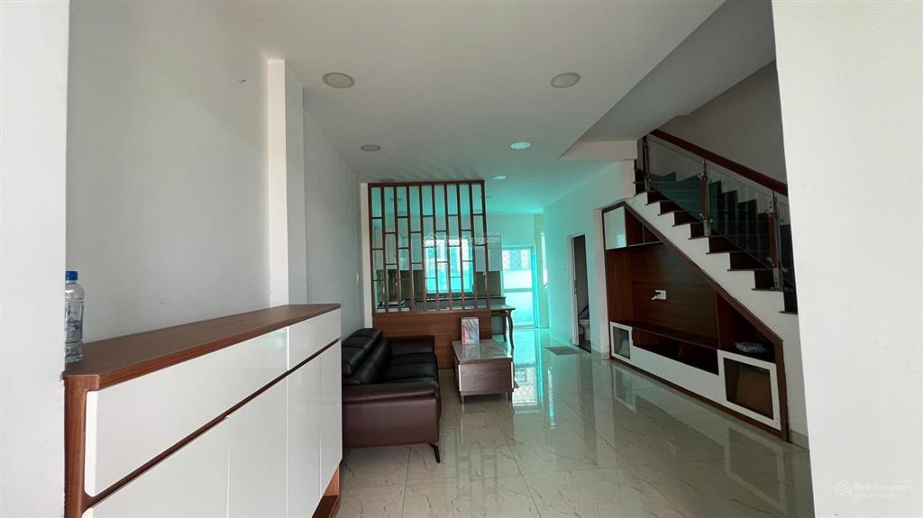 Bán nhà suncasa hoà phú vsip2 dt 5x16 1 trệt 2 lầu 4pn đầy đủ nội thất giá 3.6 tỷ sổ hồng sẵn