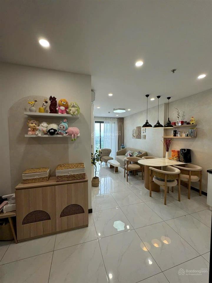 Bán căn hộ skyview 2pn full nội thất giá 2.5 tỷ đã có sổ hồng