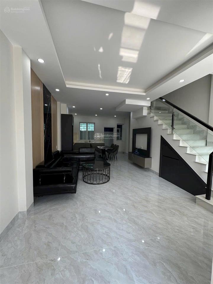 Cần cho thuê nhà phố 1 trệt 2 lầu 3pn khu nhà ở sun casa hòa phú dt 5x16m full nội thất mới đẹp