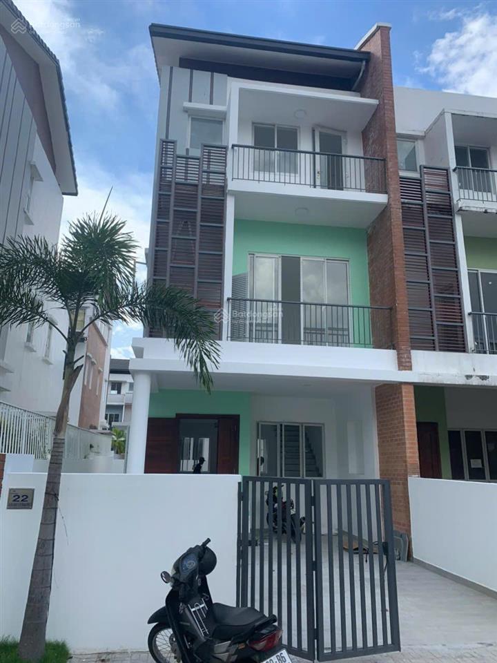 Cho thuê nhà sun casa vsip2 tp mới
4pn đầy đủ nội thất giá 14 triệu/ tháng bao gồm pql