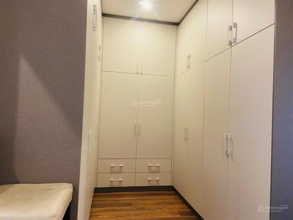 Cho thuê biệt thự làng chuyên gia oasis vsip 1 căn góc vip 3 mặt tiền vị dt 470m2 5pn 6wc