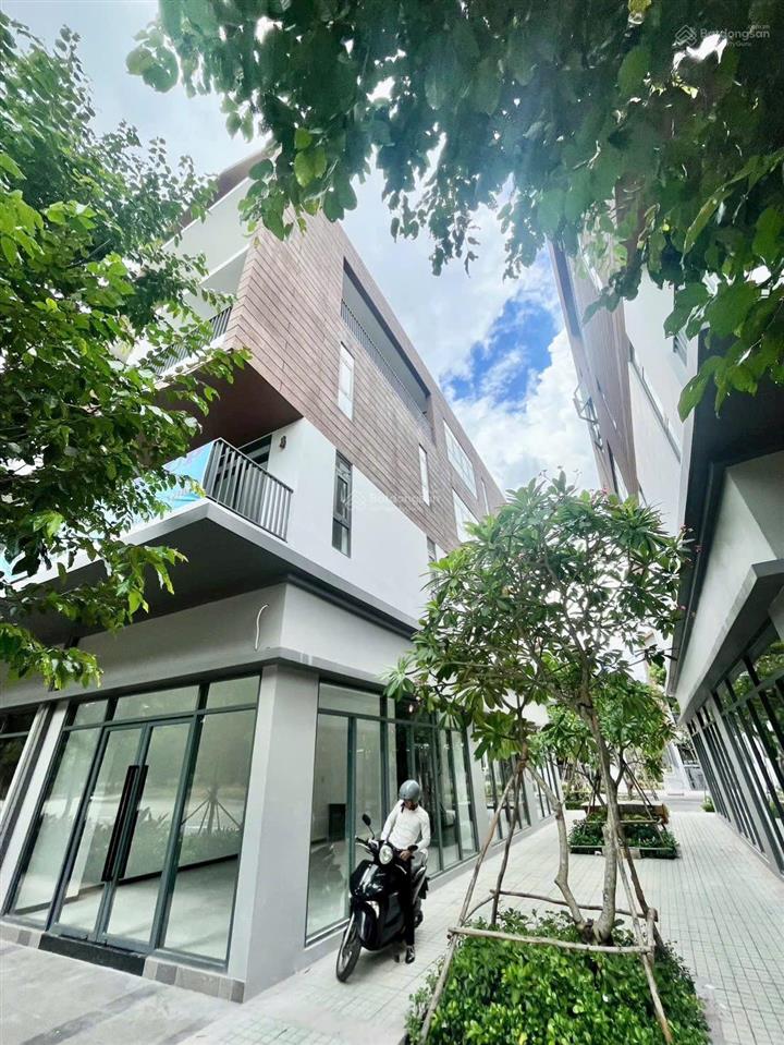 Cho thuê nhà pho artisan park căn góc 3 mặt tiền có thang máy hoàn thiện cơ bản như hình 4 tầng