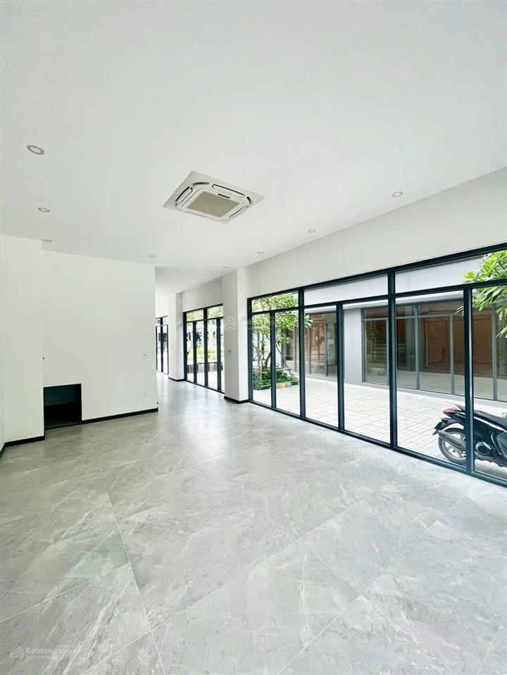 Cho thuê nhà pho artisan park căn góc 3 mặt tiền có thang máy hoàn thiện cơ bản như hình 4 tầng