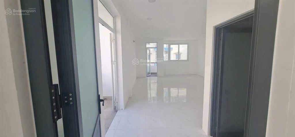 Cho thuê nhà unitown tp mới bình dương, dt 100m2, 5pn không máy lạnh, giá thuê 20 triệu
