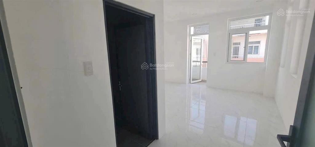 Cho thuê nhà unitown tp mới bình dương, dt 100m2, 5pn không máy lạnh, giá thuê 20 triệu