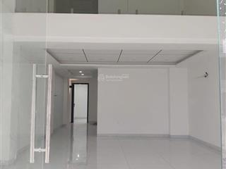 Cho thuê nhà kdc phúc đạt diện tích 5*20m, có 5 phòng ngủ có 7 máy lạnh  có thang máy 25tr/tháng