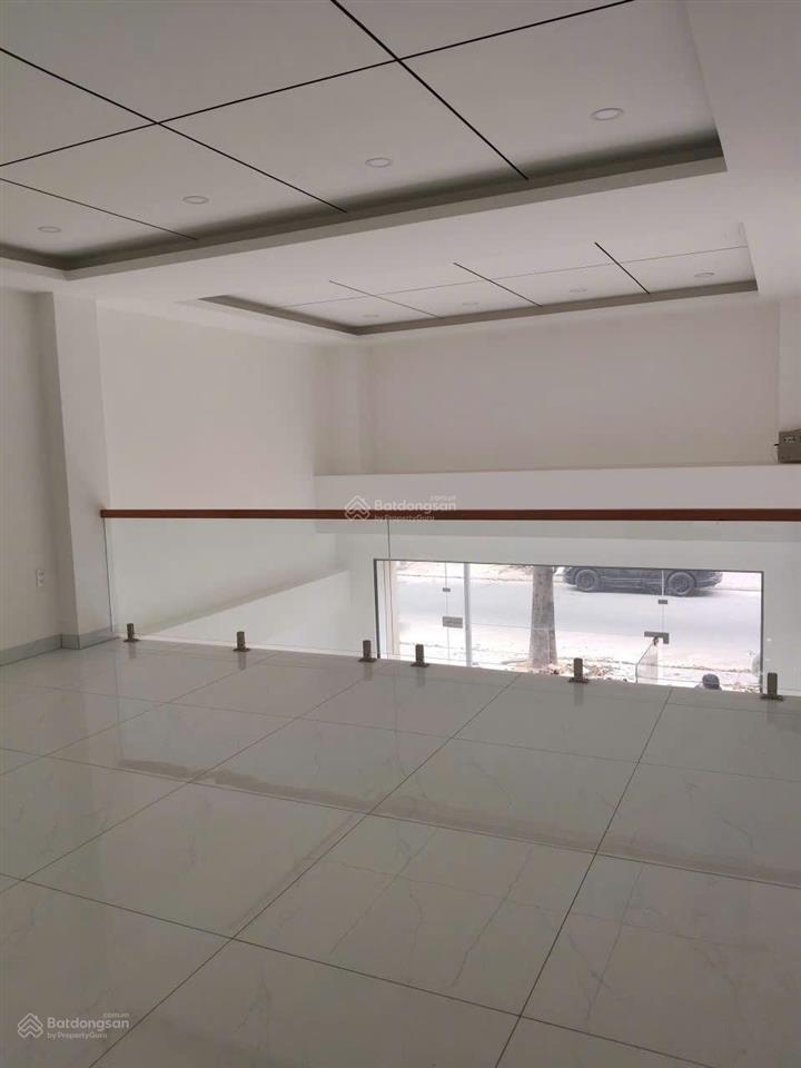 Cho thuê nhà kdc phúc đạt diện tích 5*20m, có 5 phòng ngủ có 7 máy lạnh  có thang máy 25tr/tháng