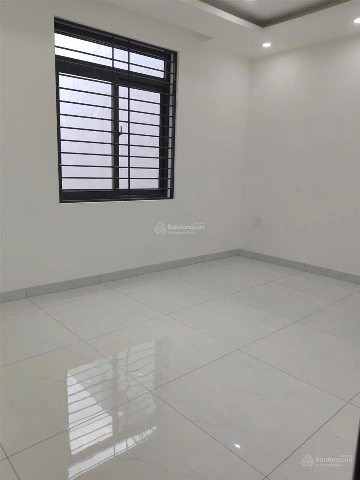Cho thuê nhà kdc phúc đạt diện tích 5*20m, có 5 phòng ngủ có 7 máy lạnh  có thang máy 25tr/tháng