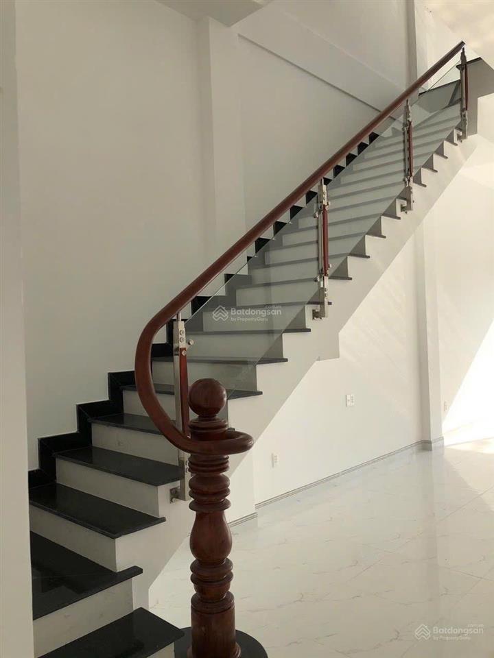 Bán shophouse sun casa hoà phú dt 5x16m, 1 trệt 2 lầu đã hoàn thiện sổ sẵn hoàn công, giá 3.6 tỷ