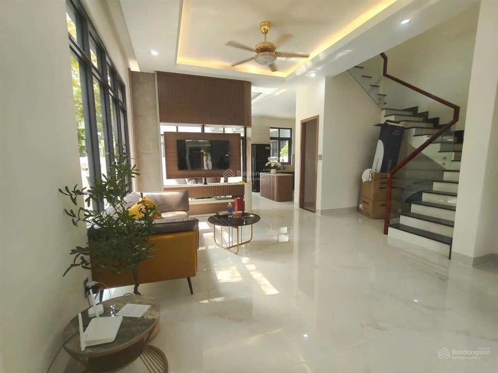 Cho thuê nhà phố midori haruka nội khu vị trí ngay siêu thị aeon dt 9,8 x 17,6 5pn 6wc