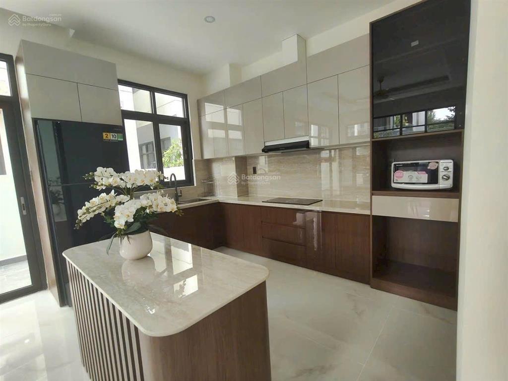 Cho thuê nhà phố midori haruka nội khu vị trí ngay siêu thị aeon dt 9,8 x 17,6 5pn 6wc