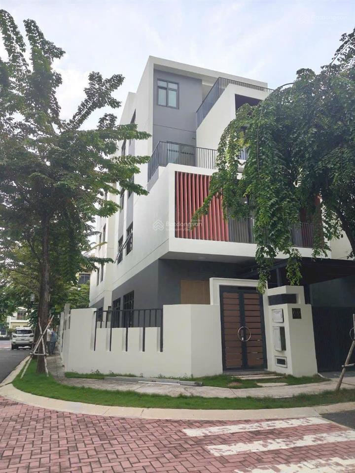 Cho thuê nhà phố midori haruka nội khu vị trí ngay siêu thị aeon dt 9,8 x 17,6 5pn 6wc