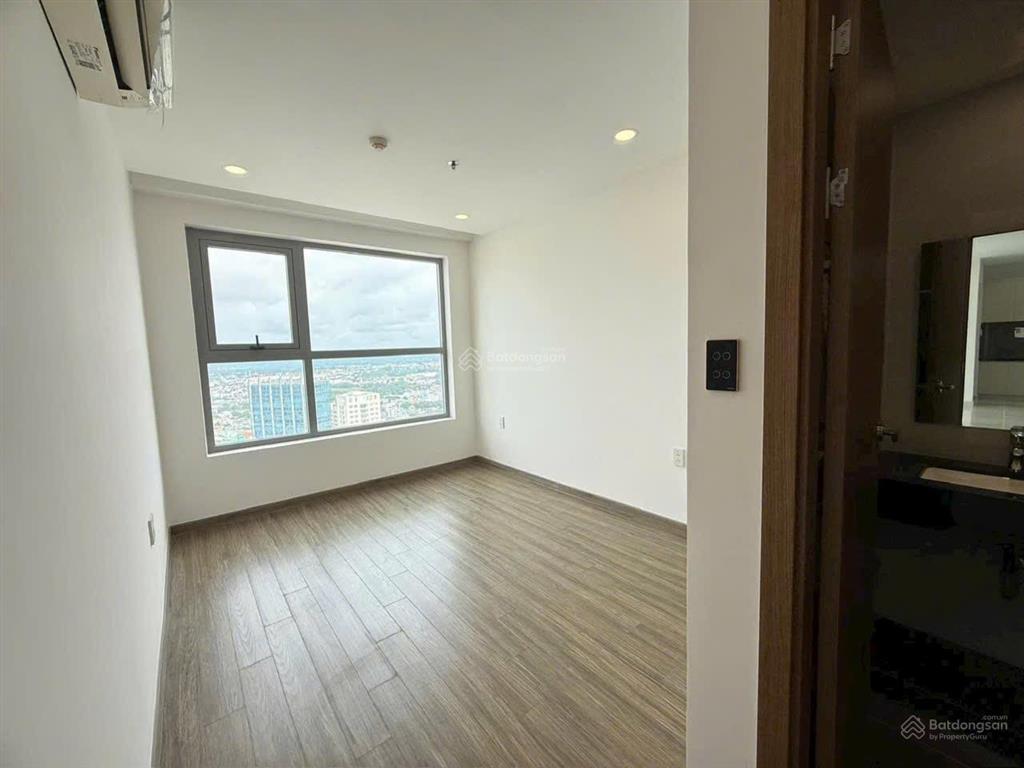 Bán căn hộ chung cư happy one central giá tốt 2 tỷ 3** triệu diện tích 69m2 tầng cao đã có sổ hồng