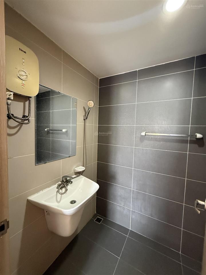 Bán căn hộ city tower 2pn 2wc 60m2 tầng cao view hồ bơi giá 1ty350 đã có sổ hồng