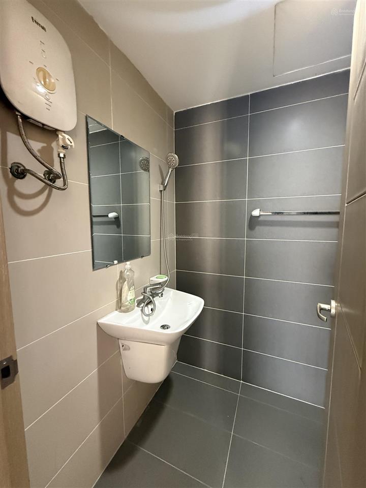 Bán căn hộ city tower 2pn 2wc 60m2 tầng cao view hồ bơi giá 1ty350 đã có sổ hồng