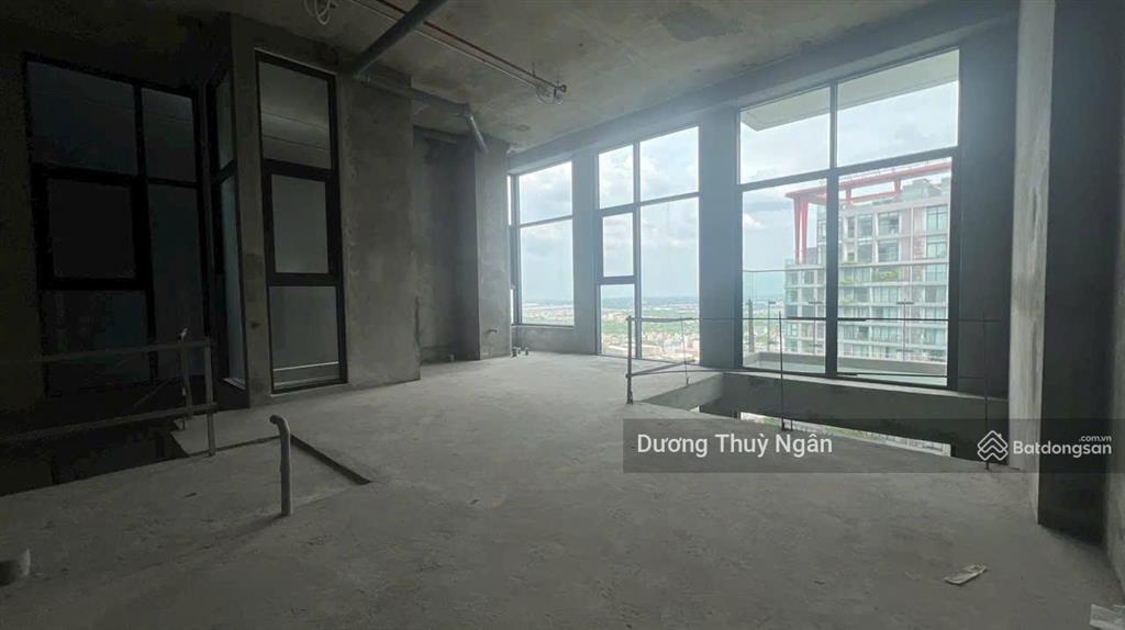 Chính chủ gửi bán tầng pent onsen siêu đẹp 120m2 2n master giá 1x.x tỷ