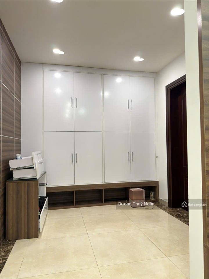 Cho thuê biệt thự song lập mimosa ecopark 5 phòng ngủ 210 m², xây 3 tầng, giá thuê 38 triệu/th