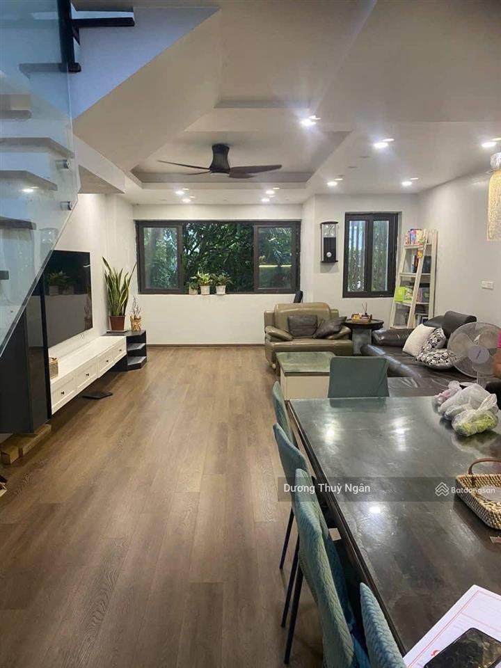 Bán nhà phố trục chính ecopark 90m đủ đồ giá tốt