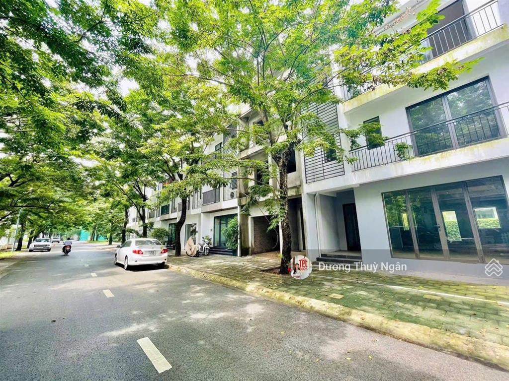 Cho thuê căn hộ 3pn 2vs  105m2solforest ecopark giá siêu rẻ 10 tr/tháng, view nội khu thoáng mát