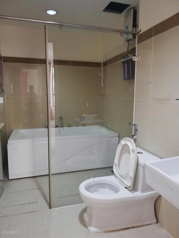 Cho thuê cc 3pn, 2wc, 97m2 tại the era town, giá chỉ 9,5 triệu vnd