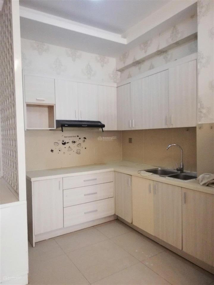 Cho thuê cc 3pn, 2wc, 97m2 tại the era town, giá chỉ 9,5 triệu vnd