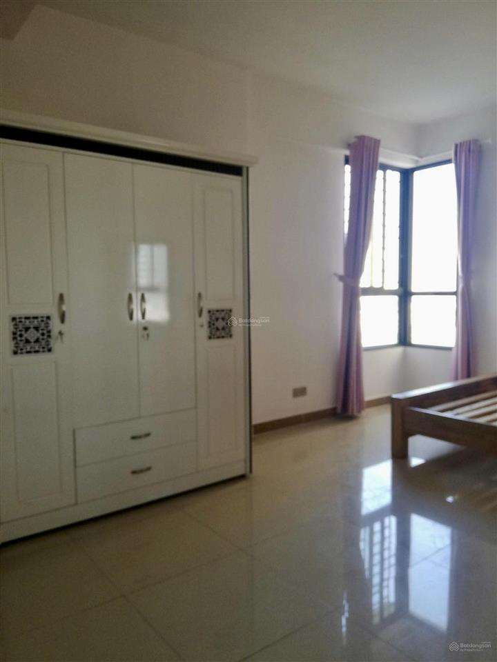 Cho thuê cc 3pn, 2wc, 97m2 tại the era town, giá chỉ 9,5 triệu vnd