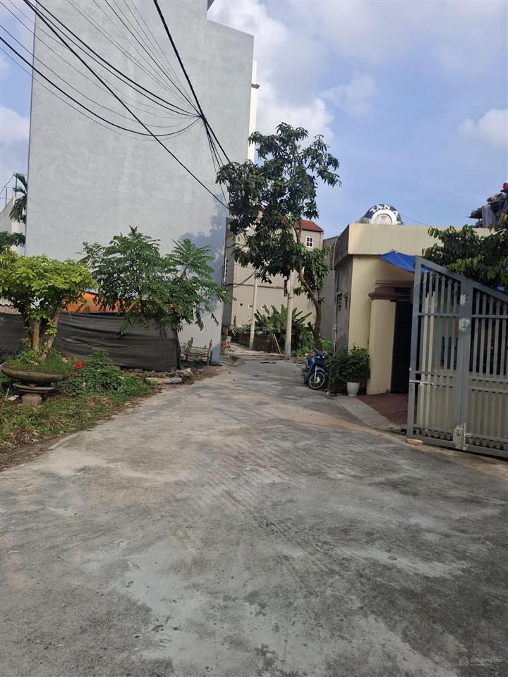 Bán đất bát khối đông dư trong đê, ngõ oto quay đầu, cách chợ, trường mần non đông dư khoảng 300m