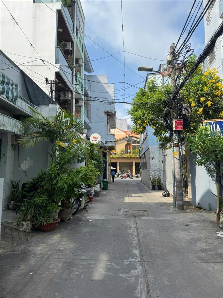 Chính chủ bán đất tặng nhà cấp 4 q.11 vị trí vàng hẻm ô tô 7 chỗ