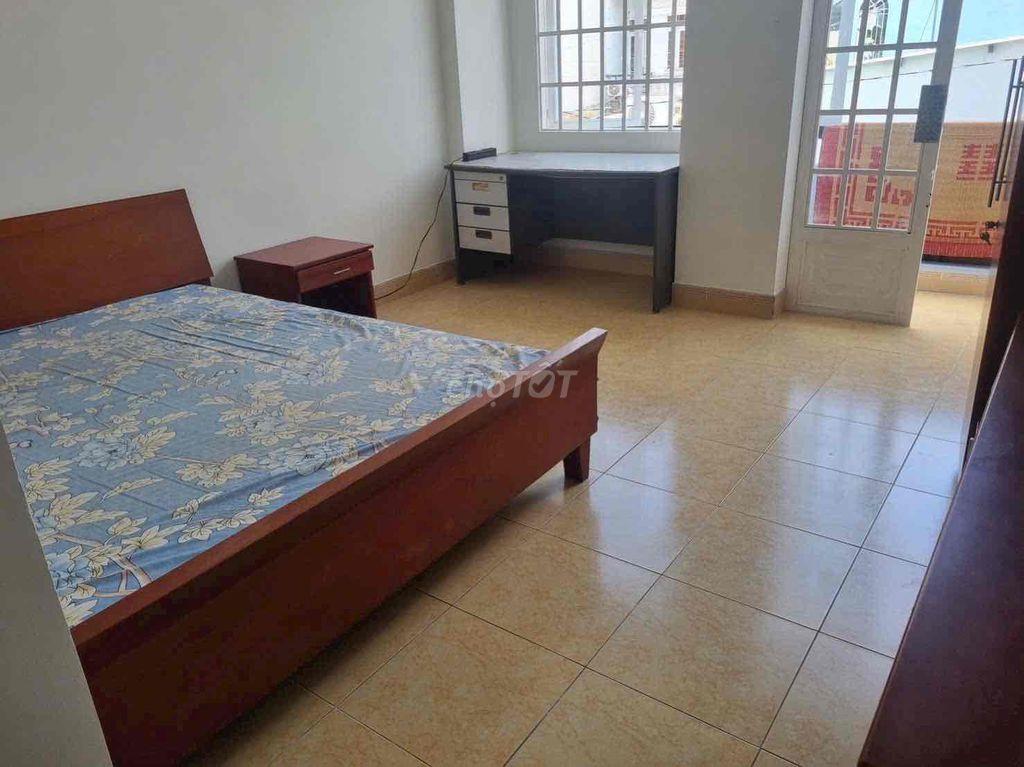 Cho Thuê Nhà Hẻm Xe Hơi 2PN 4x17  276 Thống Nhất 11.5triệu