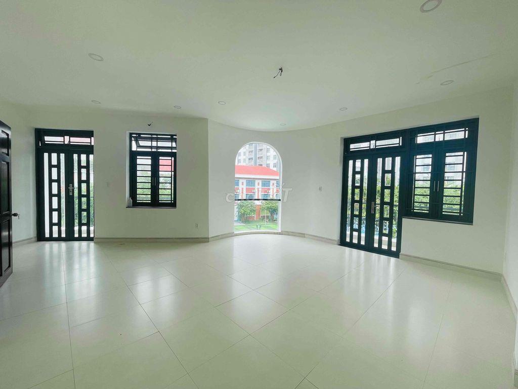 Bán Biệt Thự Phố 215m2 6PN Sân vườn hẻm 688 Lê Đức Thọ Giá 17.5Tỷ