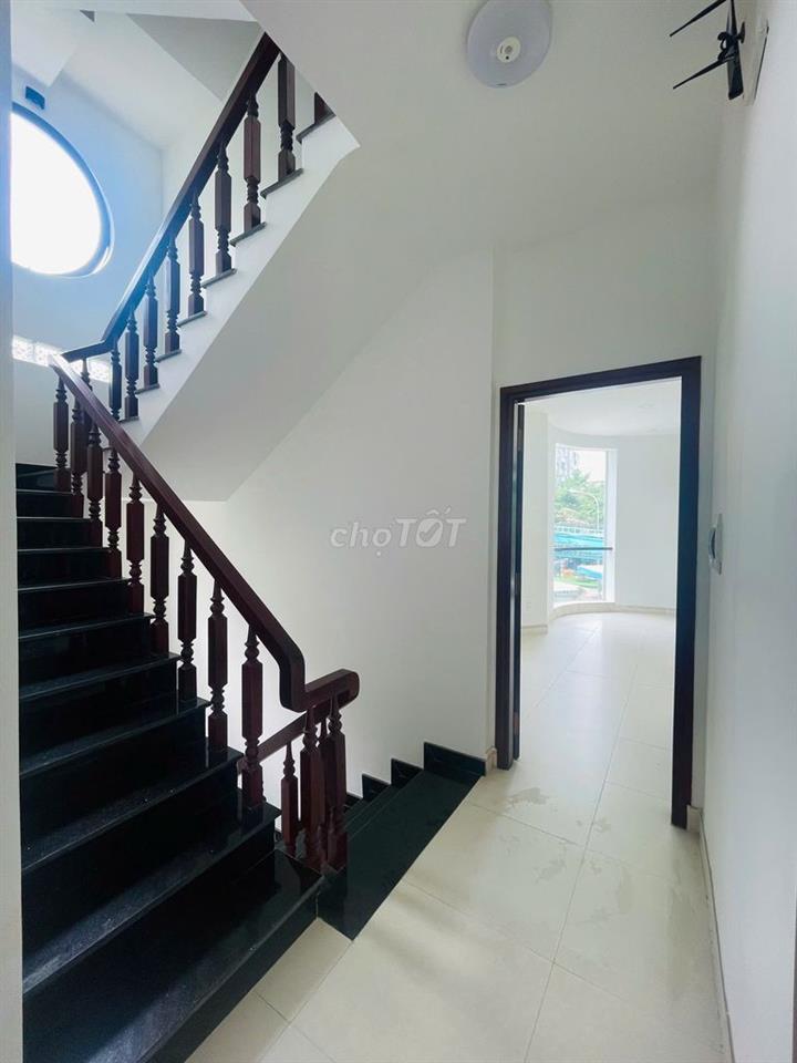 CHO THUÊ BIỆT THỰ P15 HẺM 688// NGAY TRƯỜNG LÊ ĐỨC THỌ 6PN 35 Triệu 