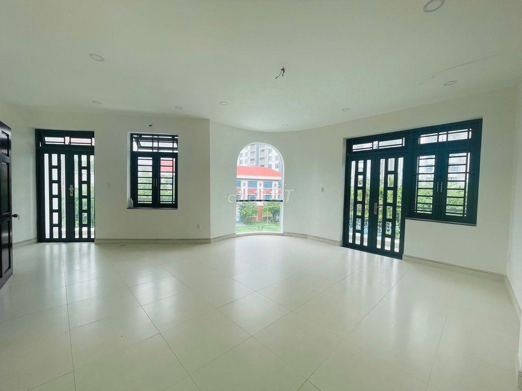 CHO THUÊ BIỆT THỰ P15 HẺM 688// NGAY TRƯỜNG LÊ ĐỨC THỌ 6PN 35 Triệu 