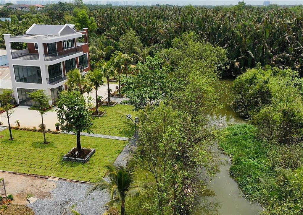 Cho thuê nhà mới xây không gian riêng biệt, sân vườn rộng 1.500m²