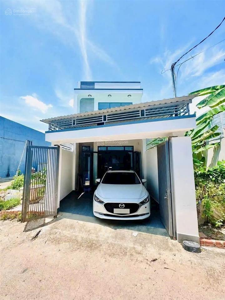 Bán nhà 1 trệt 1 lửng phú hòa gần trường cấp 2 nội thất full giá chỉ 2ti750