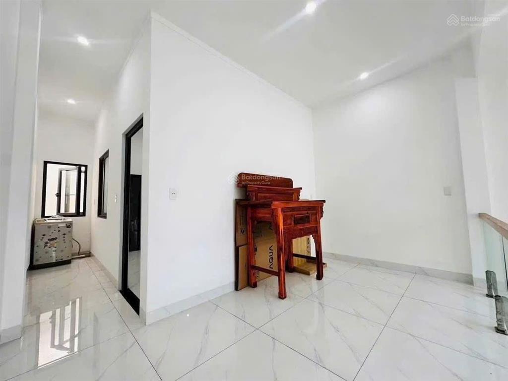 Bán nhà 1 trệt 1 lửng phú hòa gần trường cấp 2 nội thất full giá chỉ 2ti750