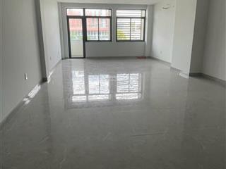 Cho thuê nhà nguyên căn mặt tiền phạm hùng, diện tích 5x20m giá 27tr/m2, nhà mới đẹp.