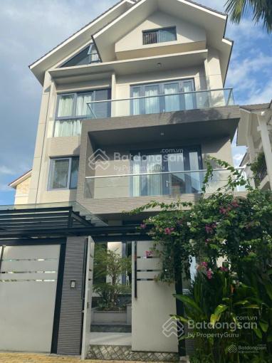Chính chủ cần bán biệt thự 6b intresco, nội thất mới đẹp, 1 hầm 3 lầu, giá 32 tỷ,  0908 444 ***