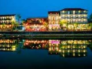 Bán khách sạn 2 mặt tiền trung tâm phố cổ hội an  đường hai bà trưng, xe lớn đậu đỗ thoải mái
