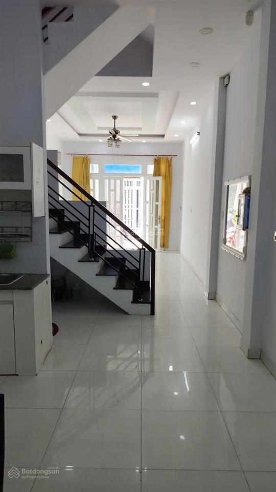 Cho thuê nhà nguyên căn 1 trệt 3 lầu đường 827, phú hữu, tp. thủ đức giá chỉ 10 triệu/tháng