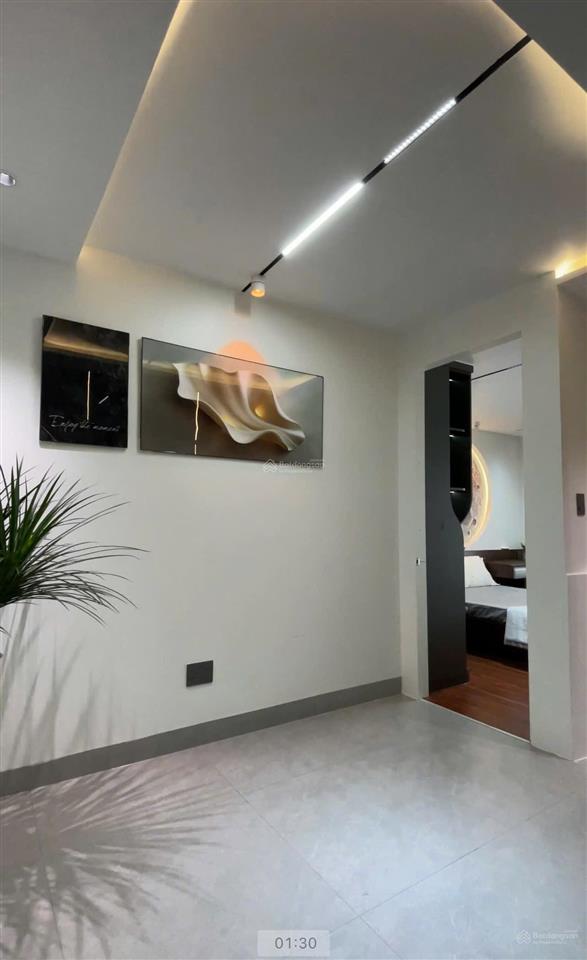 Nhà 3/2 quận 10. ngay nhà hát hoà bình ngang 5.2m. 4 tầng, đầy đủ nội thất cao cấp. giá tốt