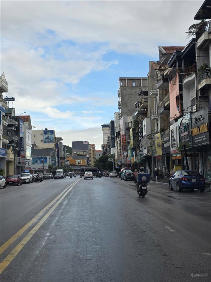 Nhà mặt đường chính cái dăm. kinh doanh cả thế giới. khu dân cư đông đúc. chợ hải sản. khu du lịch