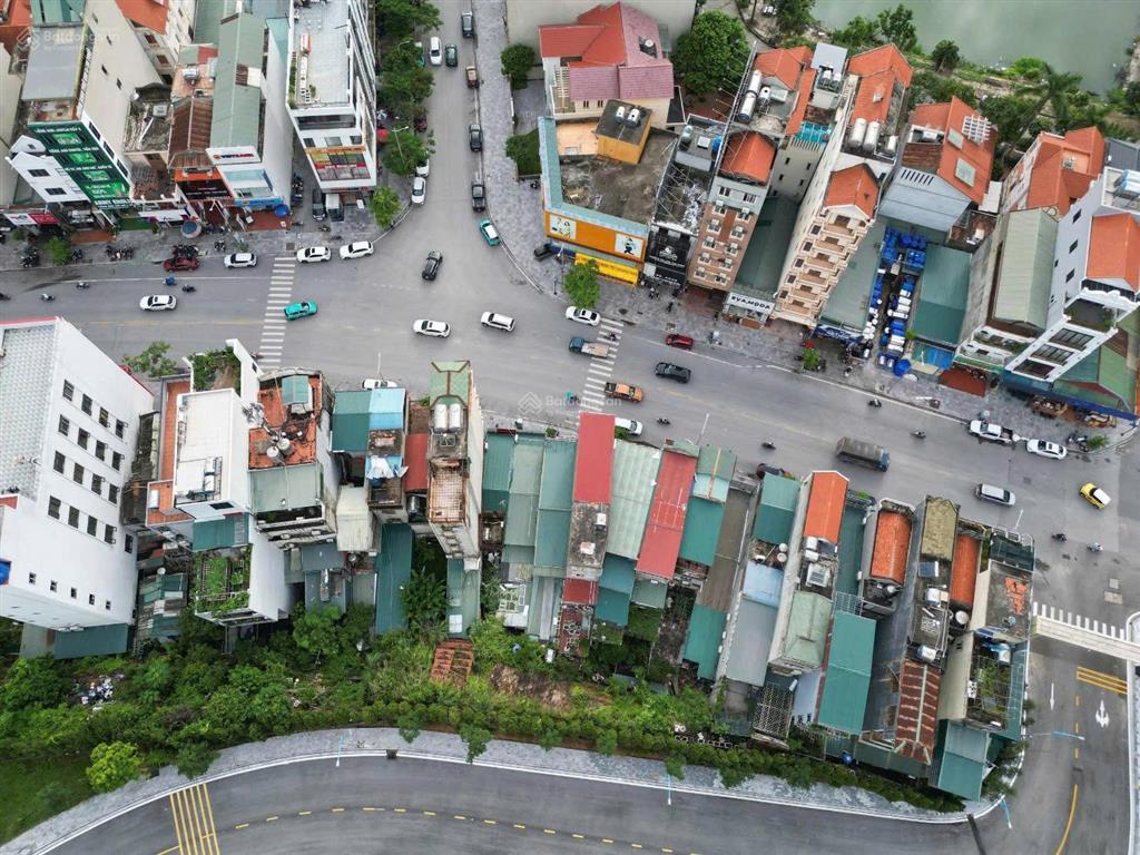 Bán nhà mặt đường cái dăm. kinh doanh tất cả các mặt hàng. đang cho thuê 10tr / tháng