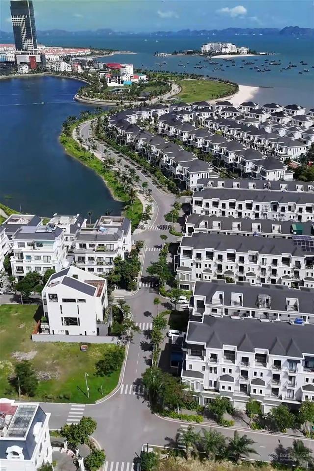 Bán nhà phố, nhà liền kề grand trung tâm bãi cháy, gần biển, xây thô 5 tầng, hoàn thiện mặt